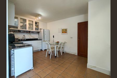 Apartamento para alugar com 131m², 3 quartos e 2 vagasCozinha