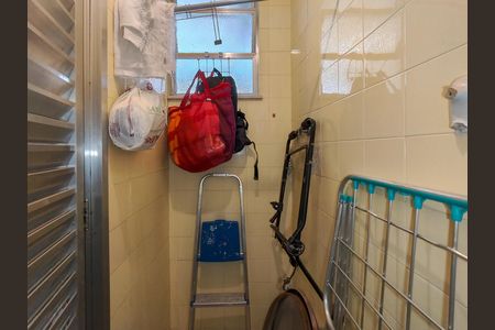 Apartamento para alugar com 131m², 3 quartos e 2 vagasBanheiro de serviço