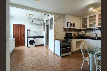 Apartamento para alugar com 131m², 3 quartos e 2 vagasCozinha