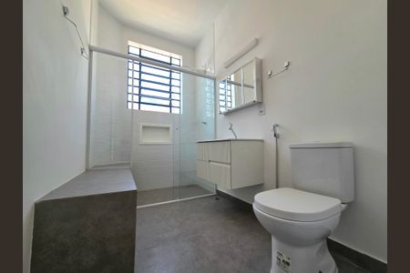 Casa para alugar com 150m², 2 quartos e 1 vaga Casa para alugar com 150m², 2 quartos e 1 vagaBanheiro 2