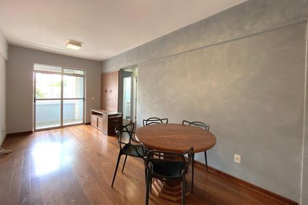 Apartamento para alugar com 80m², 2 quartos e 1 vagaSala