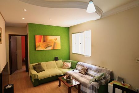 Sala de apartamento à venda com 3 quartos, 75m² em Sagrada Família, Belo Horizonte