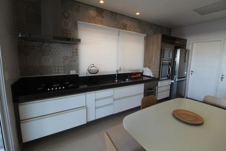 Casa de condomínio para alugar com 340m², 4 quartos e 3 vagasCozinha