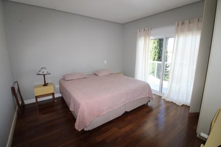 Casa de condomínio para alugar com 340m², 4 quartos e 3 vagasSuíte 2