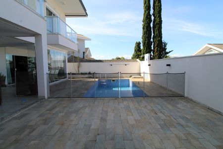 Casa de condomínio para alugar com 340m², 4 quartos e 3 vagasÁrea Externa