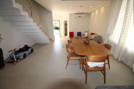 Sala 1 de casa de condomínio para alugar com 4 quartos, 340m² em Urbanova, São José dos Campos