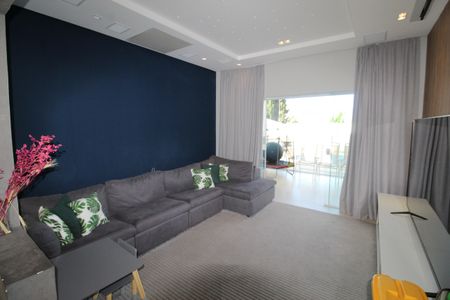 Casa de condomínio para alugar com 340m², 4 quartos e 3 vagasSala 2