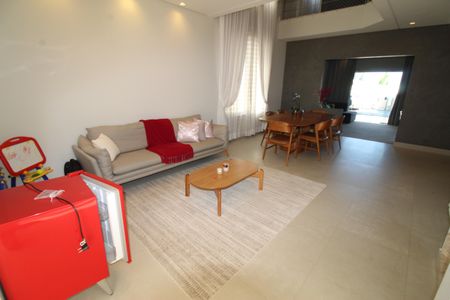 Casa de condomínio para alugar com 340m², 4 quartos e 3 vagasSala 1