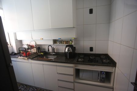 Apartamento à venda com 100m², 2 quartos e 2 vagasCozinha