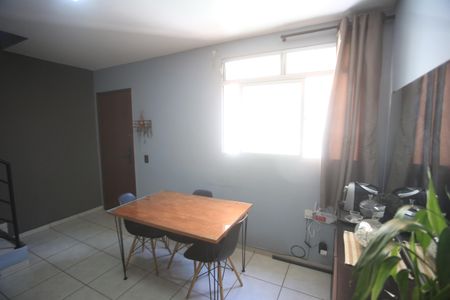 Apartamento à venda com 100m², 2 quartos e 2 vagasSala