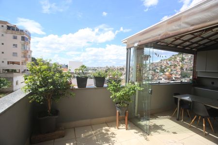 Apartamento à venda com 100m², 2 quartos e 2 vagasCobertura