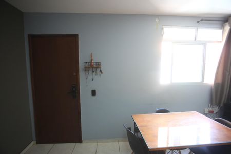 Apartamento à venda com 100m², 2 quartos e 2 vagasSala