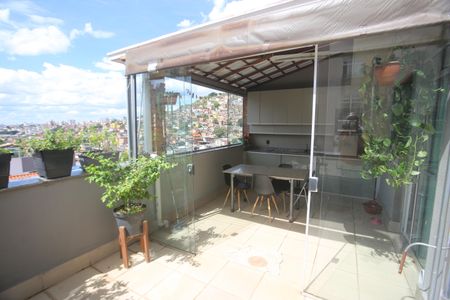 Apartamento à venda com 100m², 2 quartos e 2 vagasCobertura