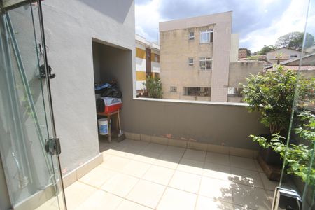 Apartamento à venda com 100m², 2 quartos e 2 vagasCobertura