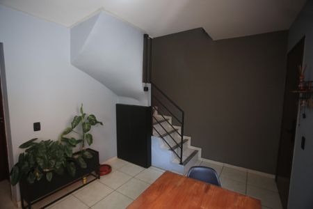 Apartamento à venda com 100m², 2 quartos e 2 vagasSala