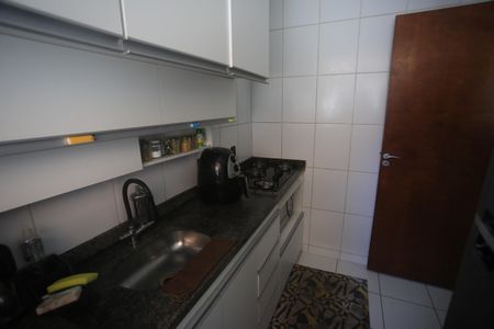 Apartamento à venda com 100m², 2 quartos e 2 vagasCozinha