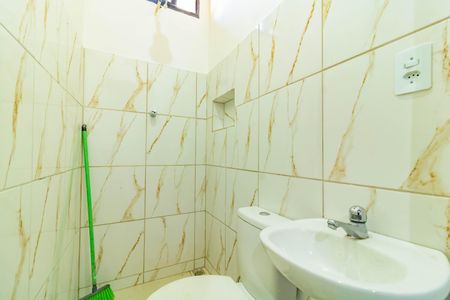 Casa para alugar com 80m², 1 quarto e 1 vaga Casa para alugar com 80m², 1 quarto e 1 vagaBanheiro de Serviço