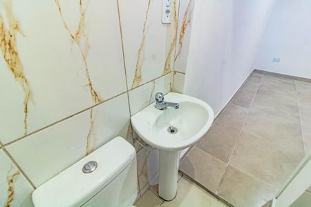 Casa para alugar com 80m², 1 quarto e 1 vaga Casa para alugar com 80m², 1 quarto e 1 vagaBanheiro de Serviço