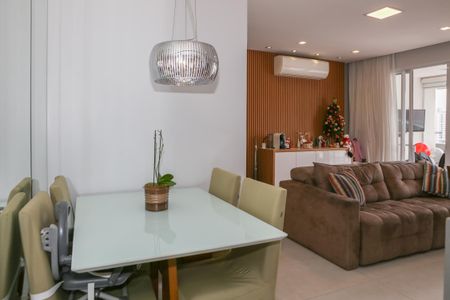 Apartamento à venda com 69m², 2 quartos e 2 vagasSala