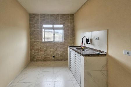 cozinha de apartamento para alugar com 1 quarto, 37m² em Jardim Primavera, Guarujá