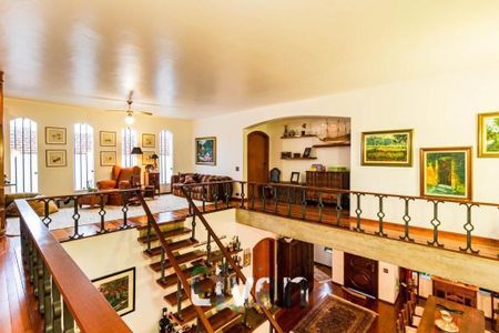 Casa à venda com 4 quartos, 345m² em Vila Madalena, São Paulo