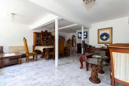 Casa à venda com 3 quartos, 510m² em Jardim Everest, São Paulo