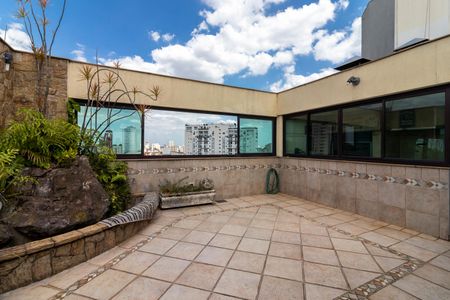 Apartamento à venda com 296m², 4 quartos e 3 vagas Apartamento à venda com 296m², 4 quartos e 3 vagasCobertura