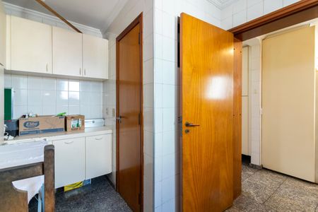 Apartamento à venda com 296m², 4 quartos e 3 vagas Apartamento à venda com 296m², 4 quartos e 3 vagasÁrea de Serviço
