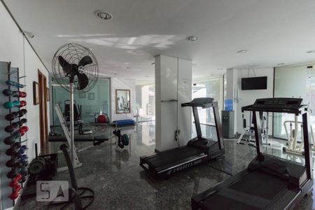 Apartamento à venda com 296m², 4 quartos e 3 vagas Apartamento à venda com 296m², 4 quartos e 3 vagasÁrea comum - Academia