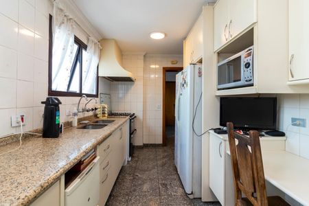 Apartamento à venda com 296m², 4 quartos e 3 vagas Apartamento à venda com 296m², 4 quartos e 3 vagasCozinha