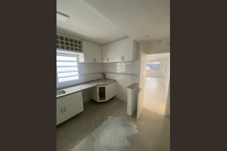 Casa à venda com 196m², 3 quartos e 2 vagas