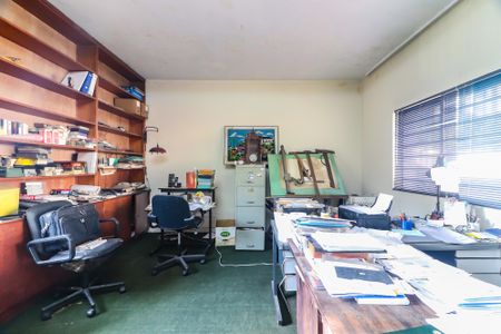 Casa à venda com 1500m², 4 quartos e 10 vagasEscritório