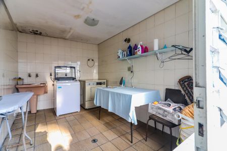 Casa à venda com 1500m², 4 quartos e 10 vagasLavanderia