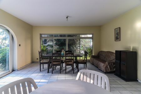 Casa à venda com 1500m², 4 quartos e 10 vagasSalão de festas