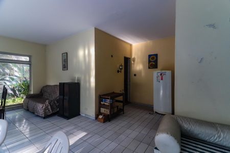 Casa à venda com 1500m², 4 quartos e 10 vagasSalão de festas