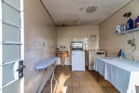 Casa à venda com 1500m², 4 quartos e 10 vagasLavanderia