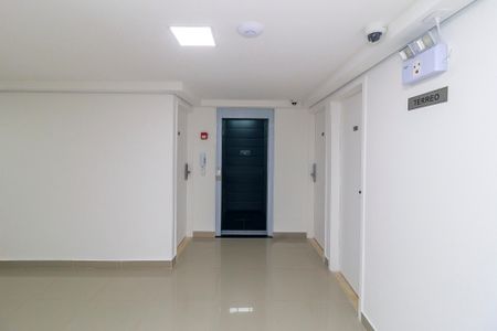 Studio para alugar com 24m², 0 quarto e sem vaga Studio para alugar com 24m², 0 quarto e sem vagaHall Social