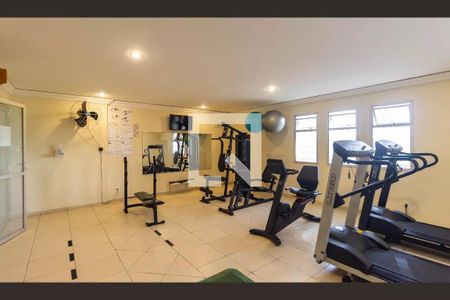 Apartamento à venda com 270m², 3 quartos e 2 vagas Apartamento à venda com 270m², 3 quartos e 2 vagasÁrea comum - Academia