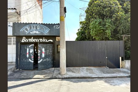 Casa à venda com 140m², 3 quartos e 1 vaga Casa à venda com 140m², 3 quartos e 1 vagaFachada