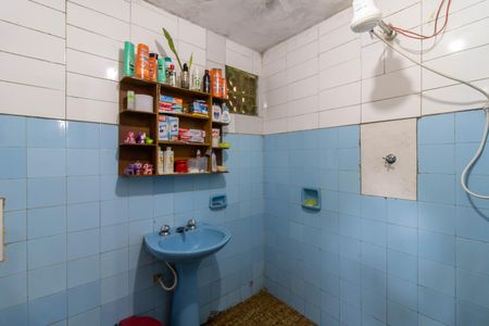 Casa à venda com 140m², 3 quartos e 1 vaga Casa à venda com 140m², 3 quartos e 1 vagaBanheiro