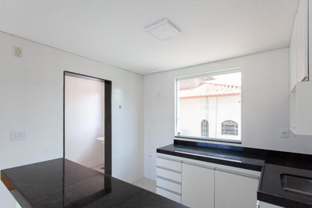 Apartamento à venda com 85m², 3 quartos e 2 vagas Apartamento à venda com 85m², 3 quartos e 2 vagasCozinha