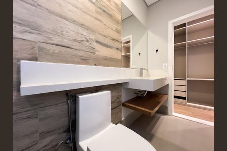 Casa de condomínio para alugar com 246m², 3 quartos e 4 vagasBanheiro da Suíte 3