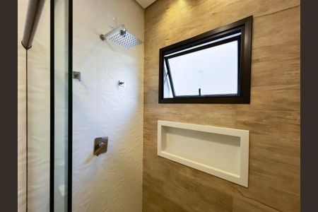 Casa de condomínio para alugar com 246m², 3 quartos e 4 vagasBanheiro da Suíte 2