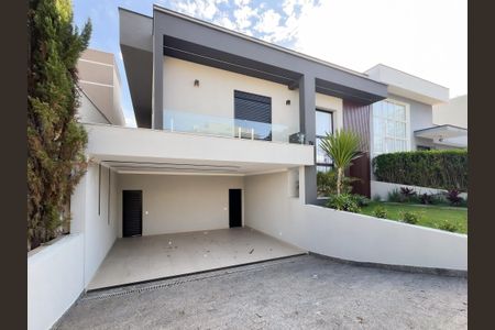 Casa de condomínio para alugar com 246m², 3 quartos e 4 vagasFachada