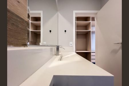 Casa de condomínio para alugar com 246m², 3 quartos e 4 vagasBanheiro da Suíte 3