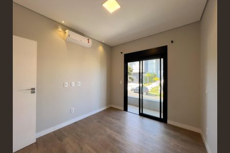 Casa de condomínio para alugar com 246m², 3 quartos e 4 vagasSuíte 3