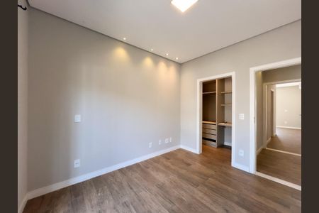 Casa de condomínio para alugar com 246m², 3 quartos e 4 vagasSuíte 3