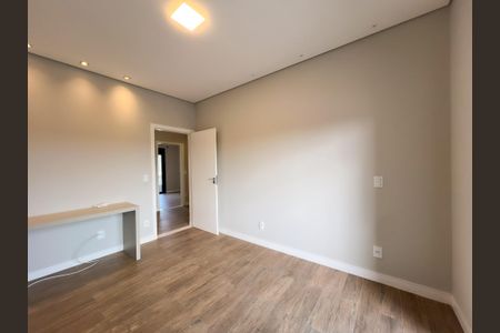 Casa de condomínio para alugar com 246m², 3 quartos e 4 vagasSuíte 1