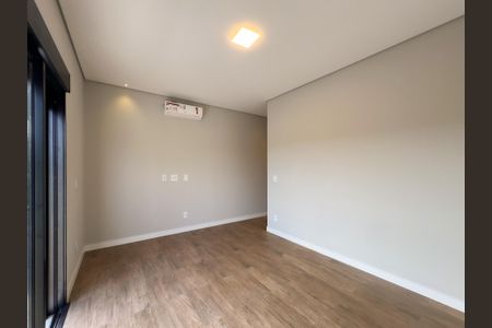 Casa de condomínio para alugar com 246m², 3 quartos e 4 vagasSuíte 2