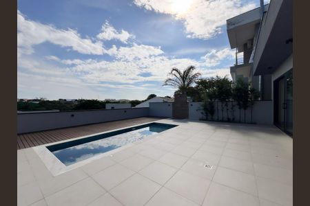 Casa de condomínio para alugar com 246m², 3 quartos e 4 vagasPiscina